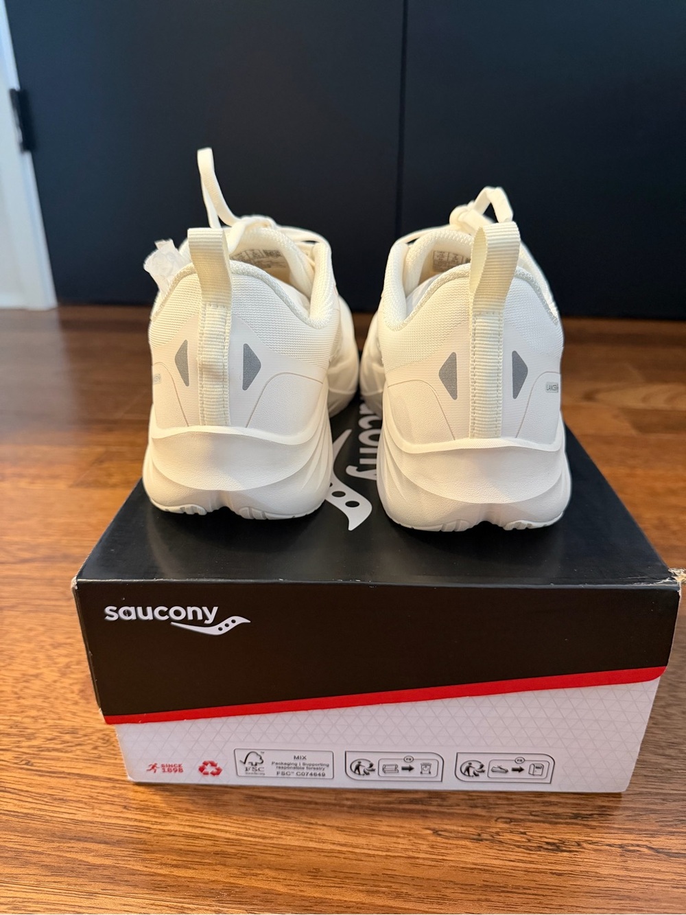 Saucony Lancer 3 Sneakers in Off-White Cream - Picture 4 of 5